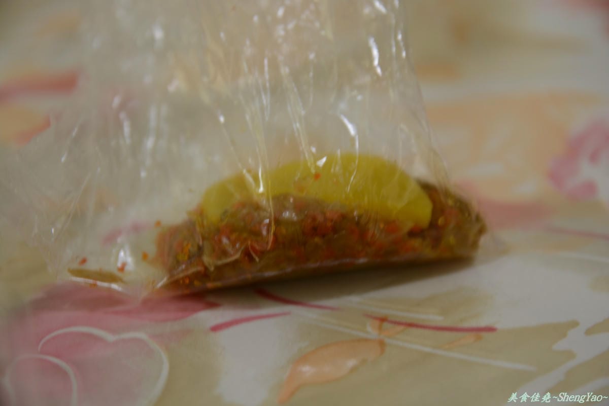 [台中沙鹿]菜市場無名油飯攤 – 市場內飄香三十年的古早味油飯冬粉。