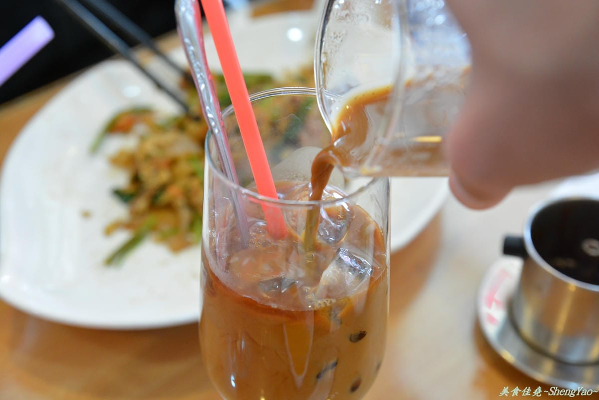 [台中西區]小西貢越南小吃 – 當酸辣過癮的越南小吃配上甜蜜順口的冰滴咖啡