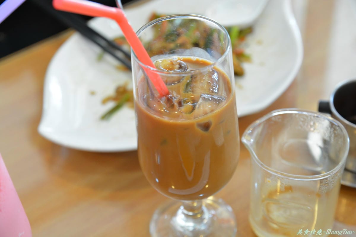 [台中西區]小西貢越南小吃 – 當酸辣過癮的越南小吃配上甜蜜順口的冰滴咖啡