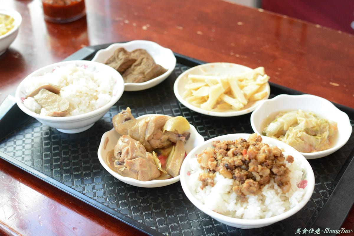 [台中清水]轉角肉燥飯 – 新開幕的好吃又超便宜肉燥飯。(已歇業)