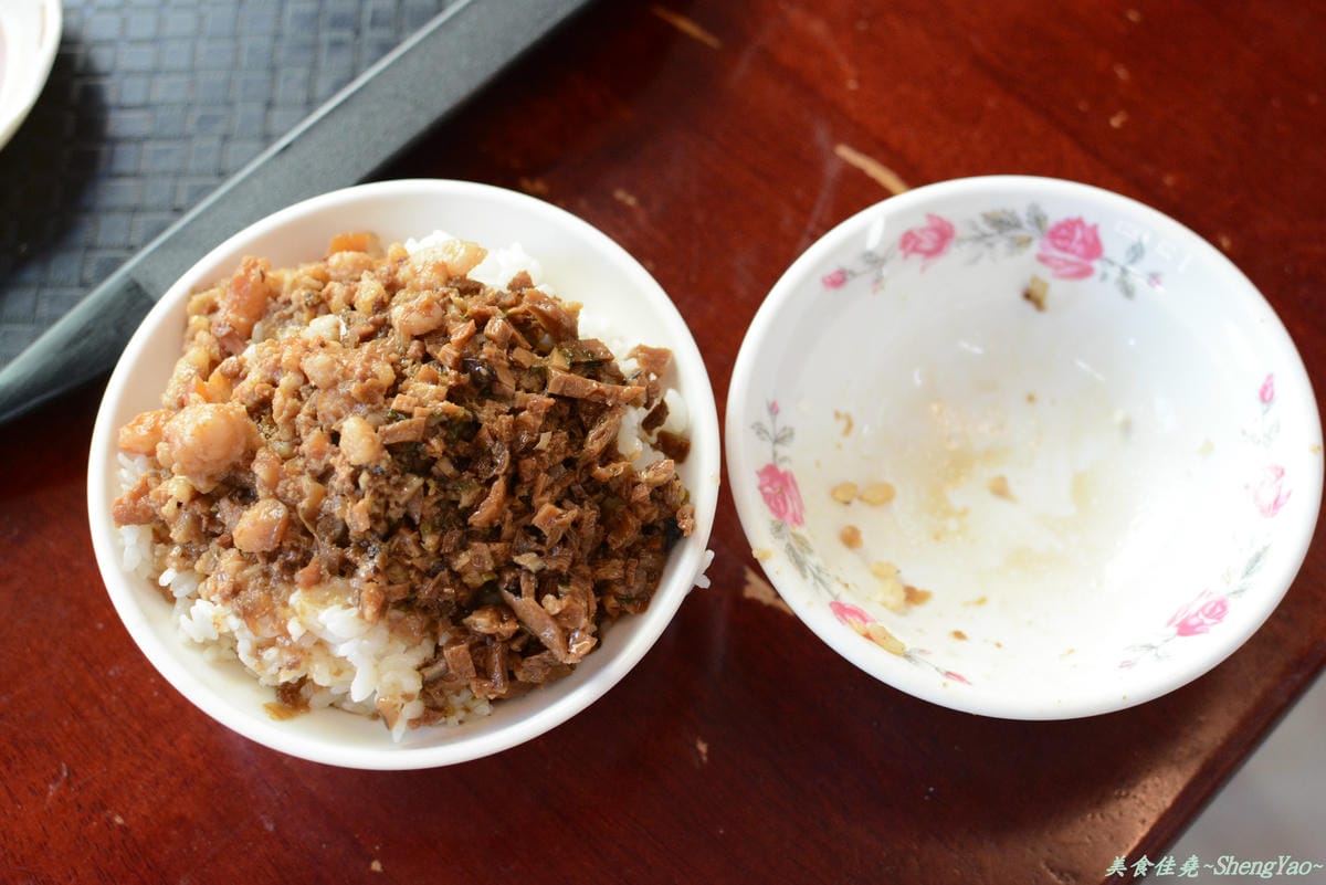 [台中清水]轉角肉燥飯 – 新開幕的好吃又超便宜肉燥飯。(已歇業)