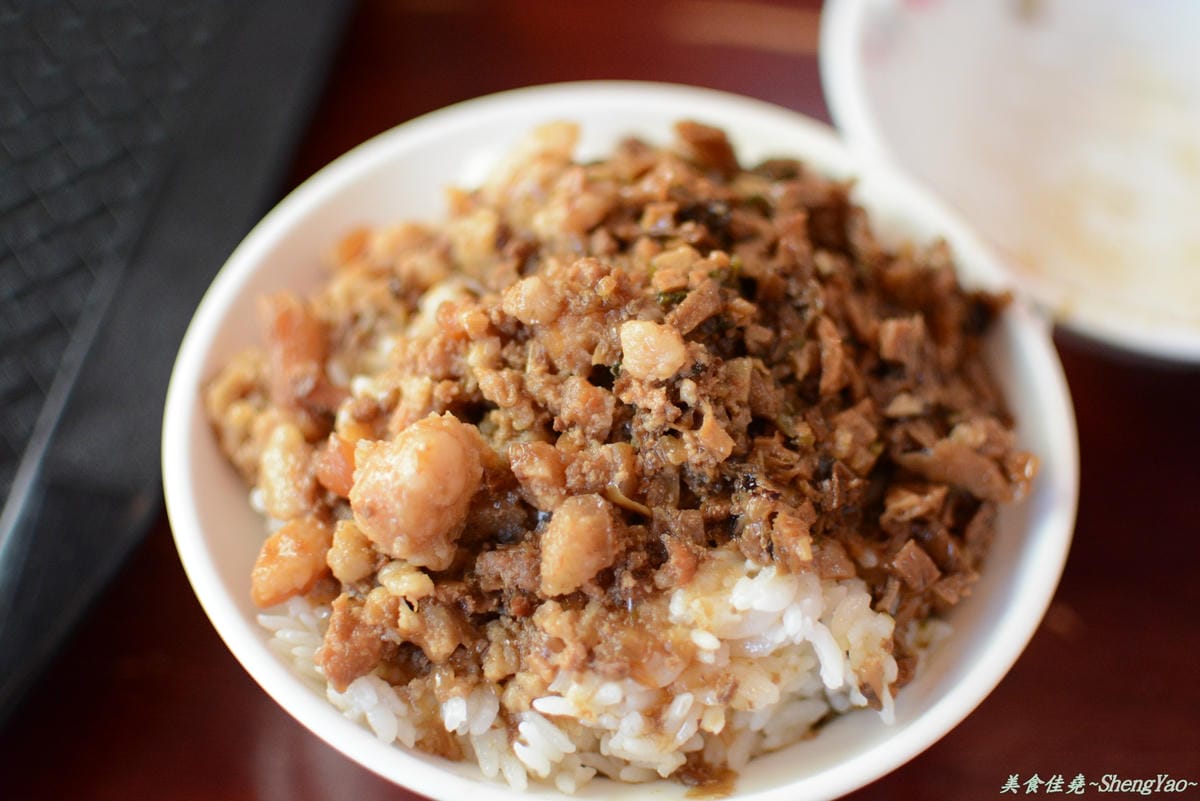 [台中清水]轉角肉燥飯 – 新開幕的好吃又超便宜肉燥飯。(已歇業)