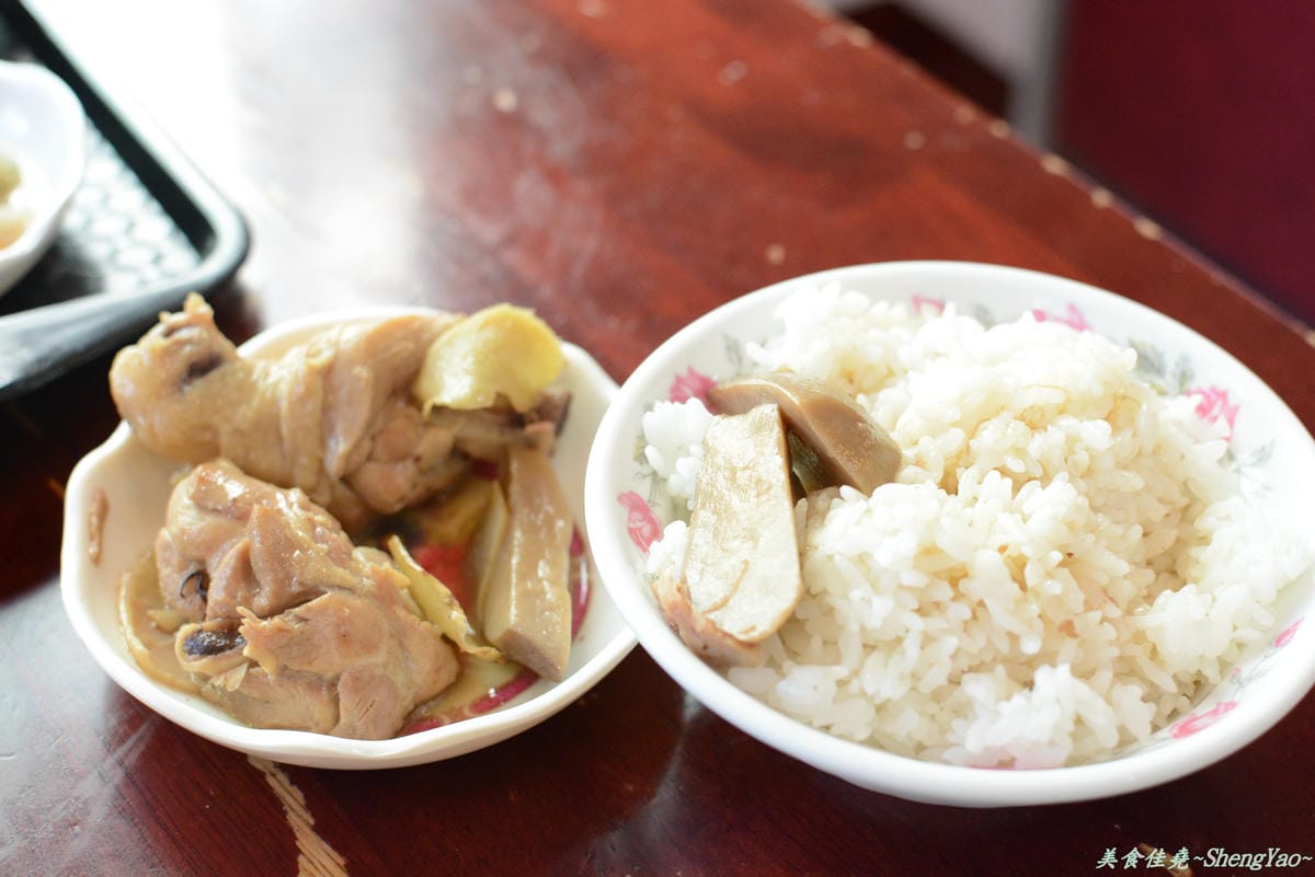 [台中清水]轉角肉燥飯 – 新開幕的好吃又超便宜肉燥飯。(已歇業)