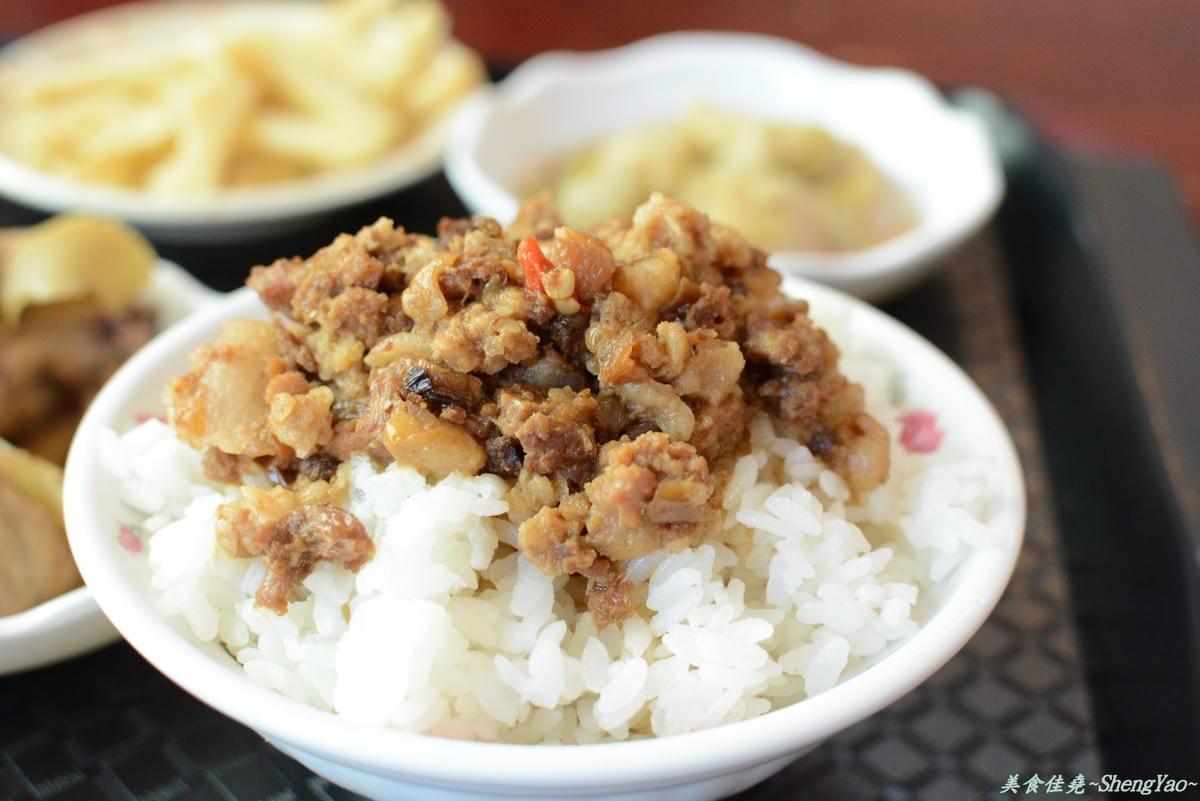 [台中清水]轉角肉燥飯 – 新開幕的好吃又超便宜肉燥飯。(已歇業)