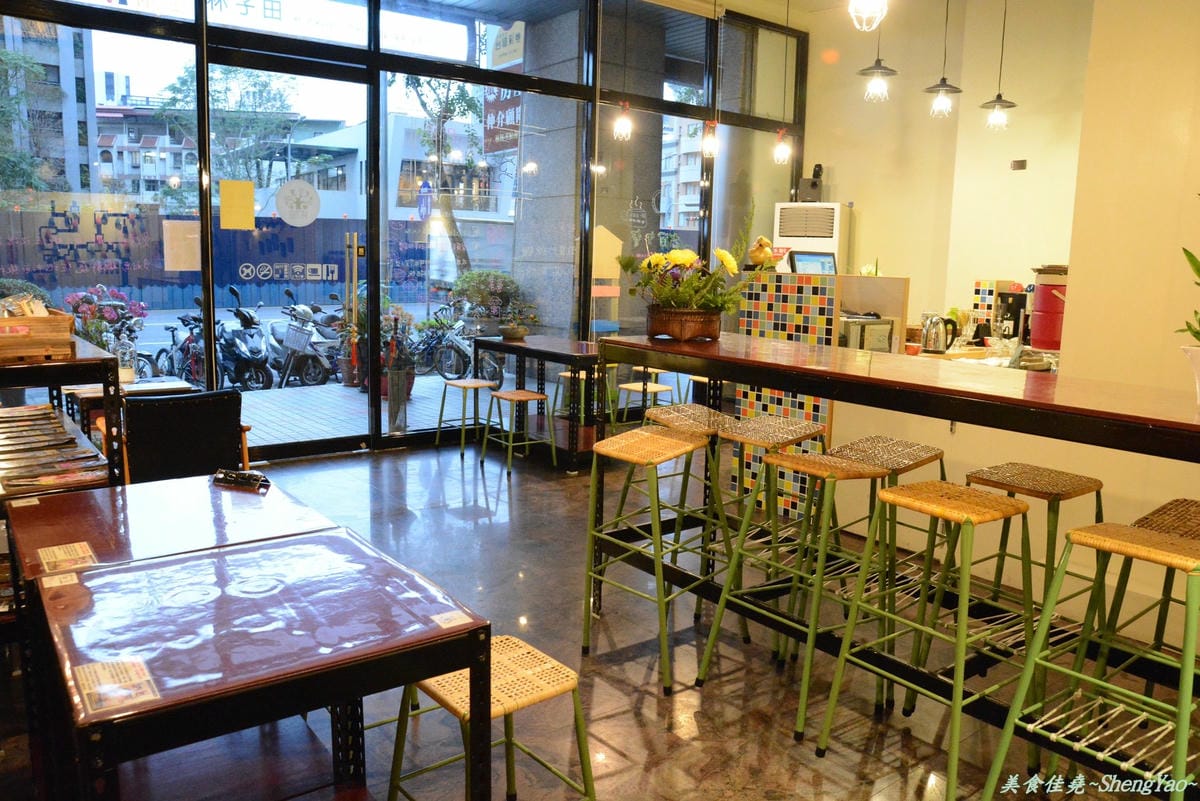 [台中南屯]杯子田 – 餐點不俗,風格特別又獨具意義的愛心餐廳。