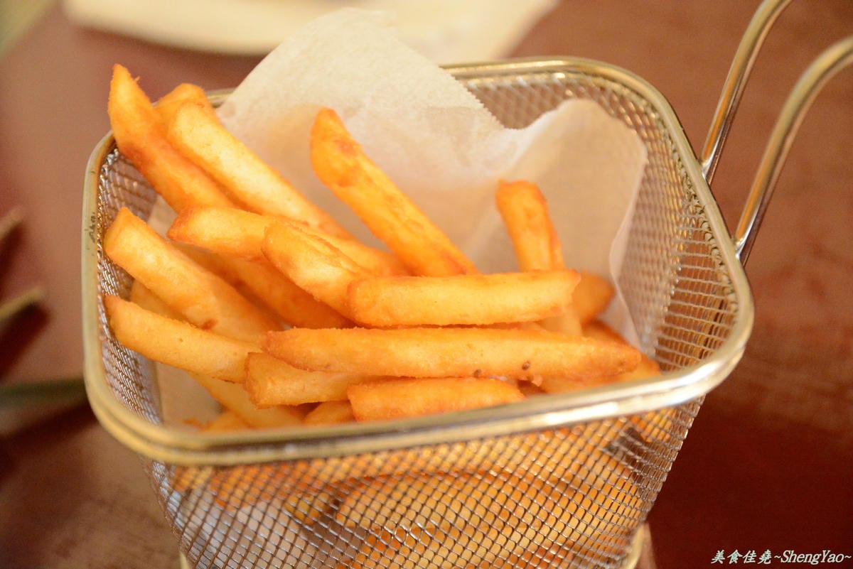 [台中南屯]杯子田 – 餐點不俗,風格特別又獨具意義的愛心餐廳。
