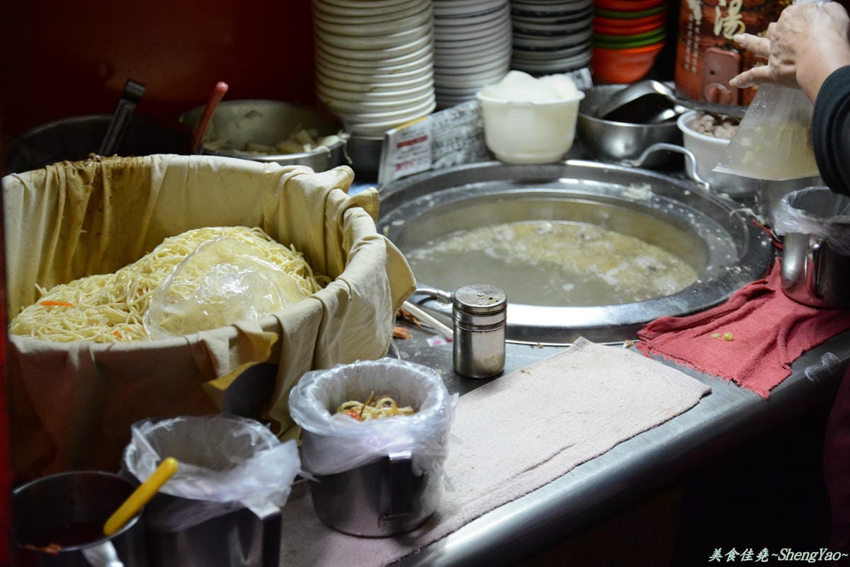 [台中龍井]金石鎖印炒麵 – 凌晨4點開賣、晚一點來就賣光吃不到的傳說級炒麵