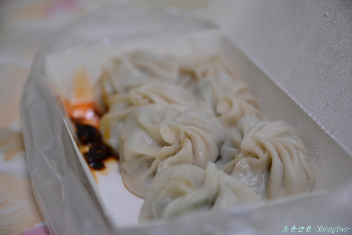 [台中沙鹿]新羅四季前小貨車湯包 – 湯汁不少,肉餡鮮香,表現不俗的湯包。