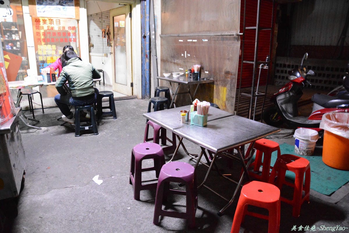 [台中龍井]金石鎖印炒麵 – 凌晨4點開賣、晚一點來就賣光吃不到的傳說級炒麵