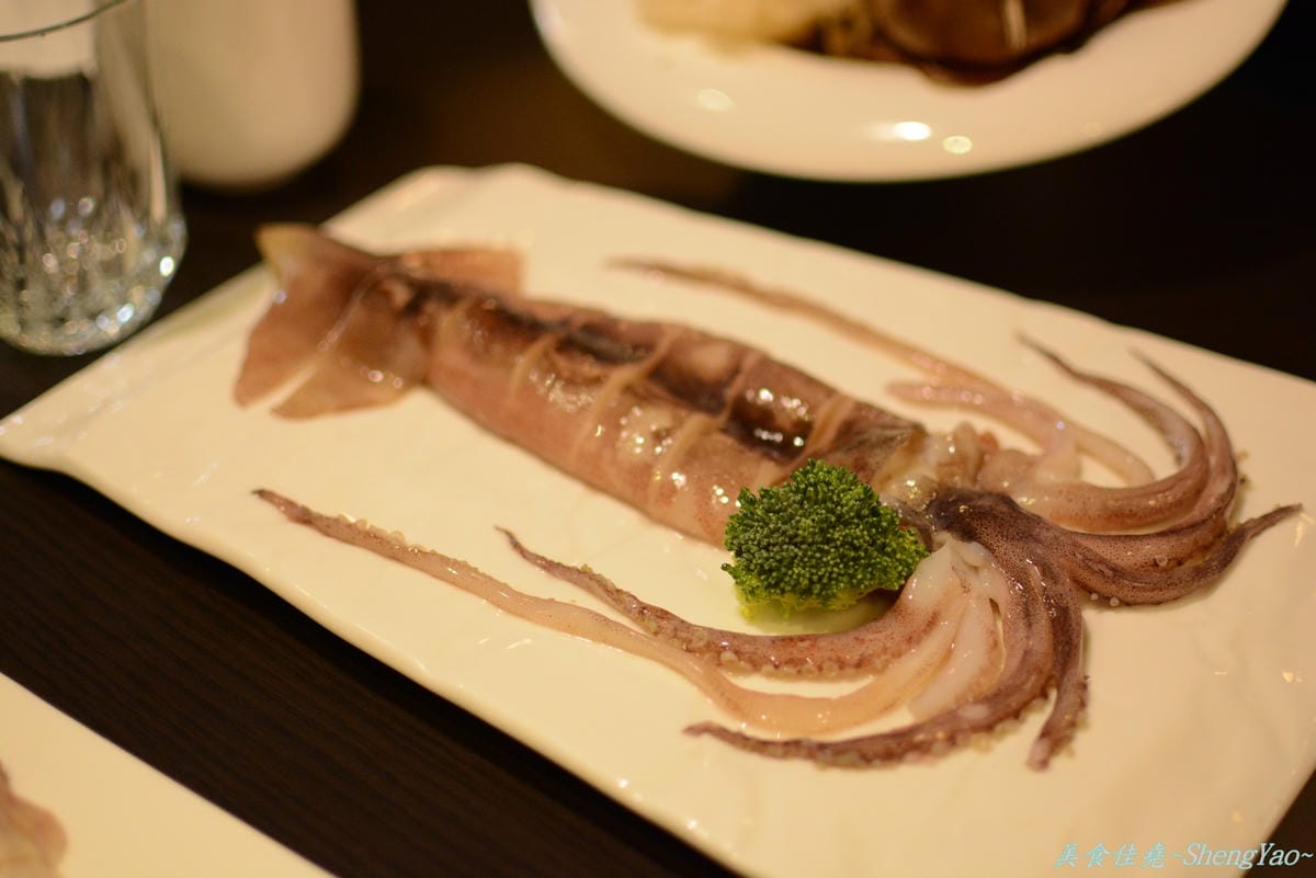 [台中西屯]白川天然火鍋 – 湯頭特別、食材新鮮好吃,但價格小貴、份量稍嫌不足,C/P值不高。(已歇業)