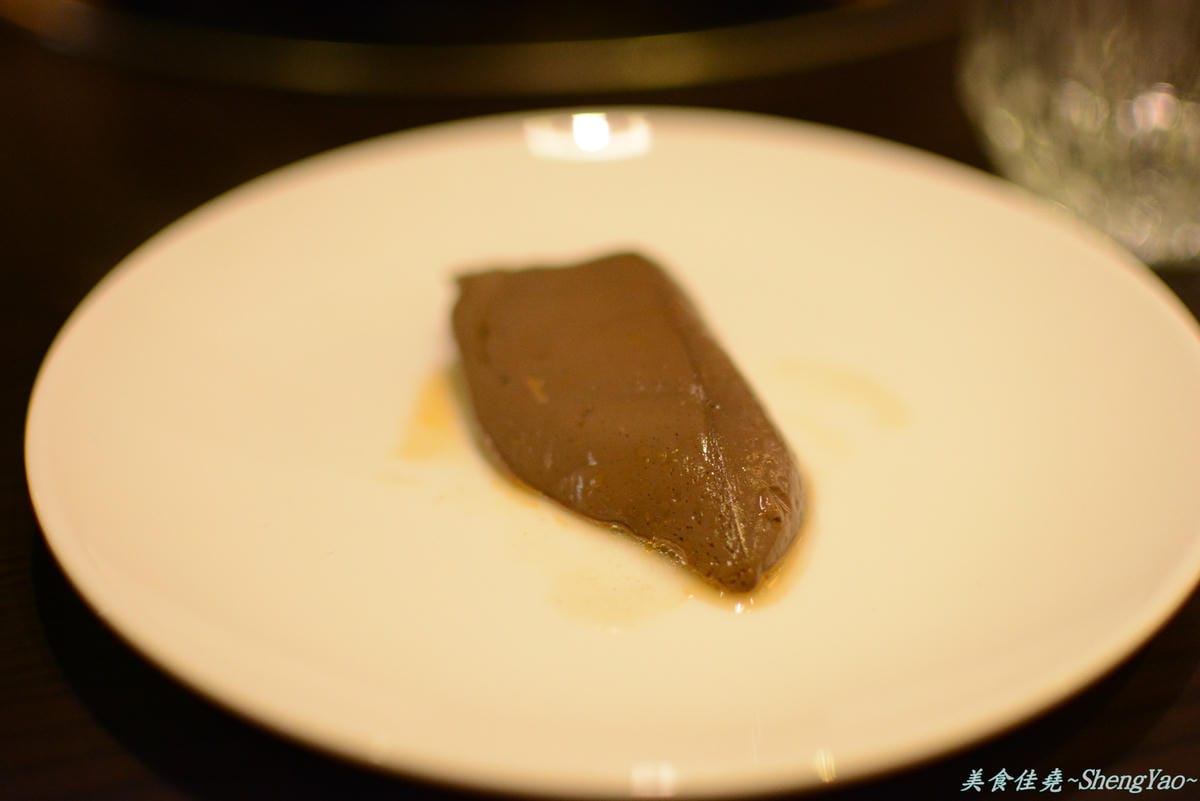 [台中西屯]白川天然火鍋 – 湯頭特別、食材新鮮好吃,但價格小貴、份量稍嫌不足,C/P值不高。(已歇業)