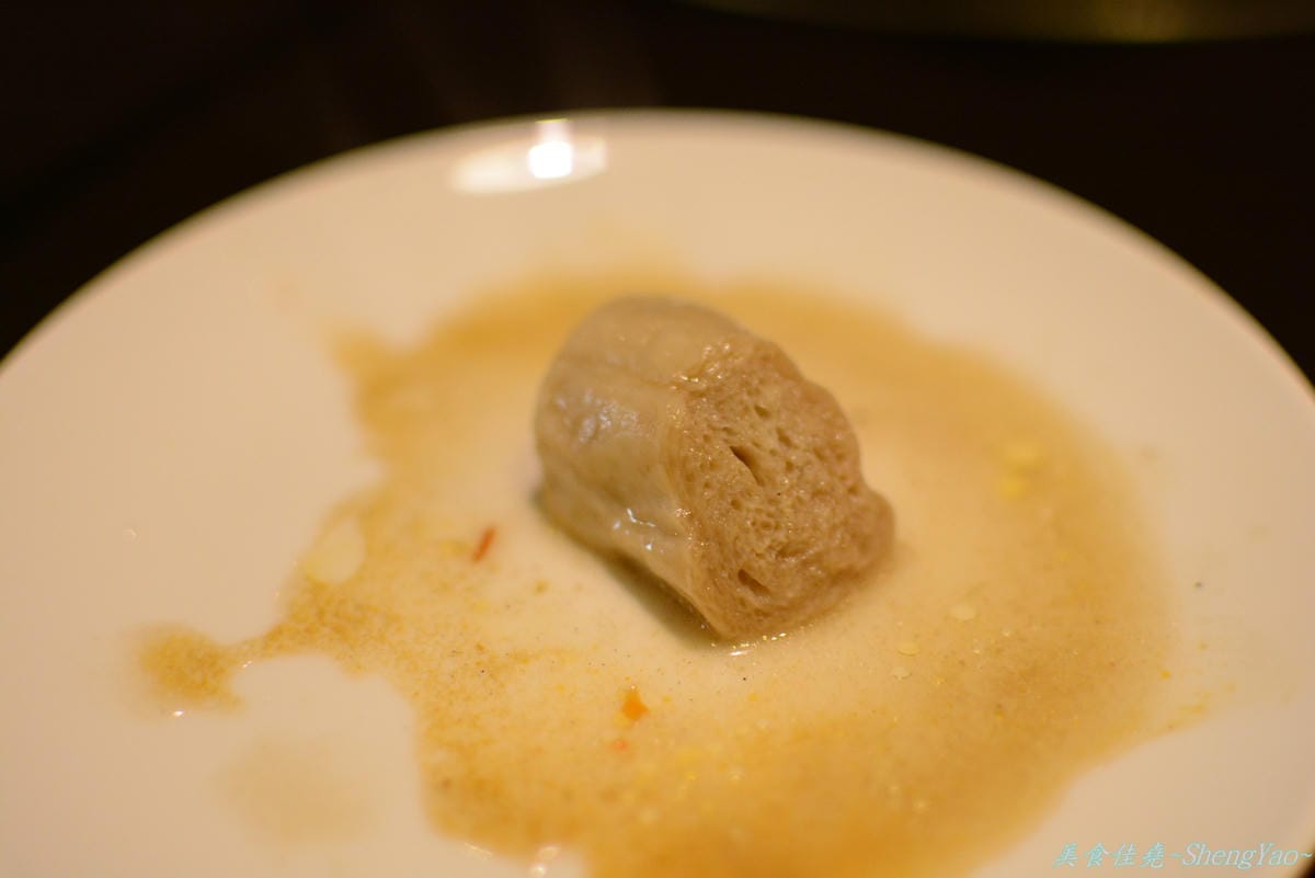 [台中西屯]白川天然火鍋 – 湯頭特別、食材新鮮好吃,但價格小貴、份量稍嫌不足,C/P值不高。(已歇業)