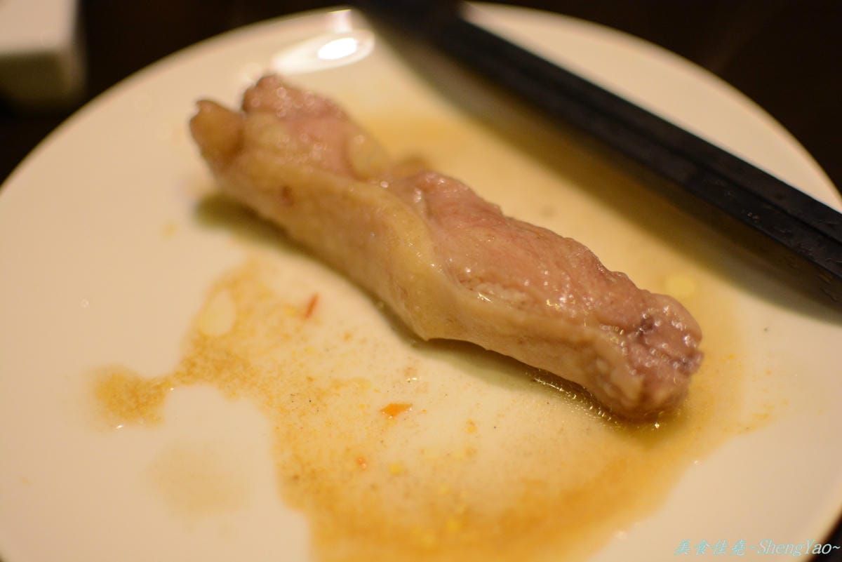 [台中西屯]白川天然火鍋 – 湯頭特別、食材新鮮好吃,但價格小貴、份量稍嫌不足,C/P值不高。(已歇業)