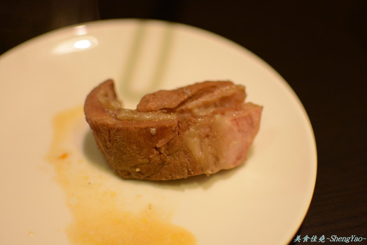 [台中西屯]白川天然火鍋 – 湯頭特別、食材新鮮好吃,但價格小貴、份量稍嫌不足,C/P值不高。(已歇業)