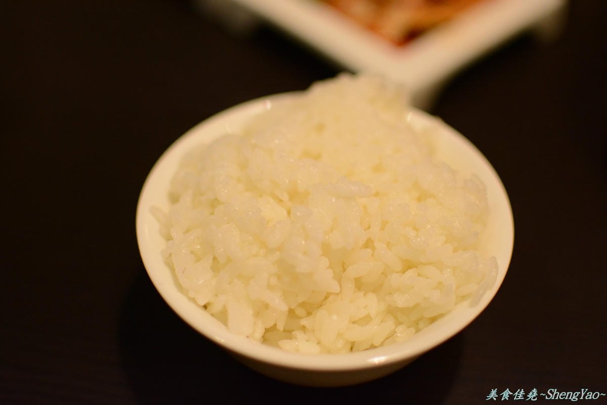 [台中西屯]白川天然火鍋 – 湯頭特別、食材新鮮好吃,但價格小貴、份量稍嫌不足,C/P值不高。(已歇業)
