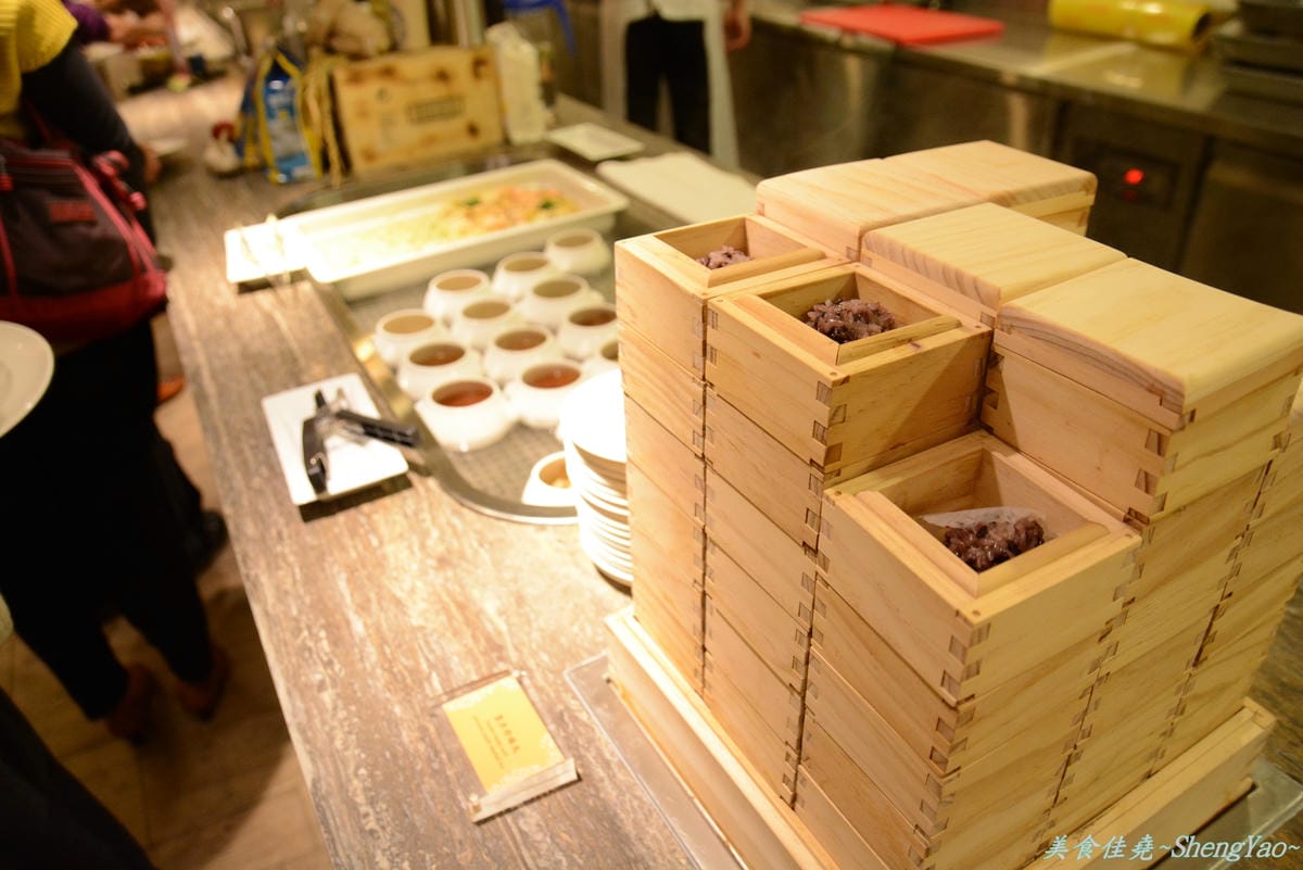 [台中西區]金典酒店”栢麗廳”活龍蝦吃到飽(限時特價到3/31) – 大部分都吃過,完整分析。(已歇業)