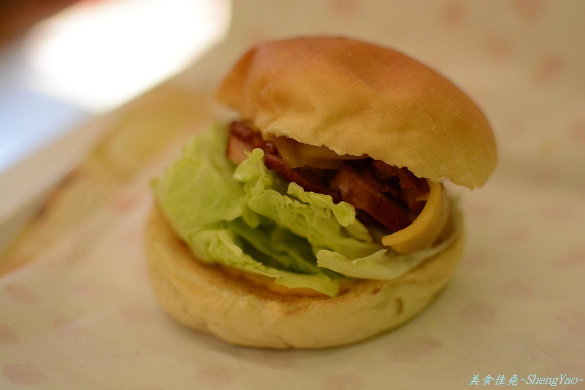 [台中西區]D&A burger store – 結合速食店手搖茶飲店,高級版的麥當勞。(已歇業)