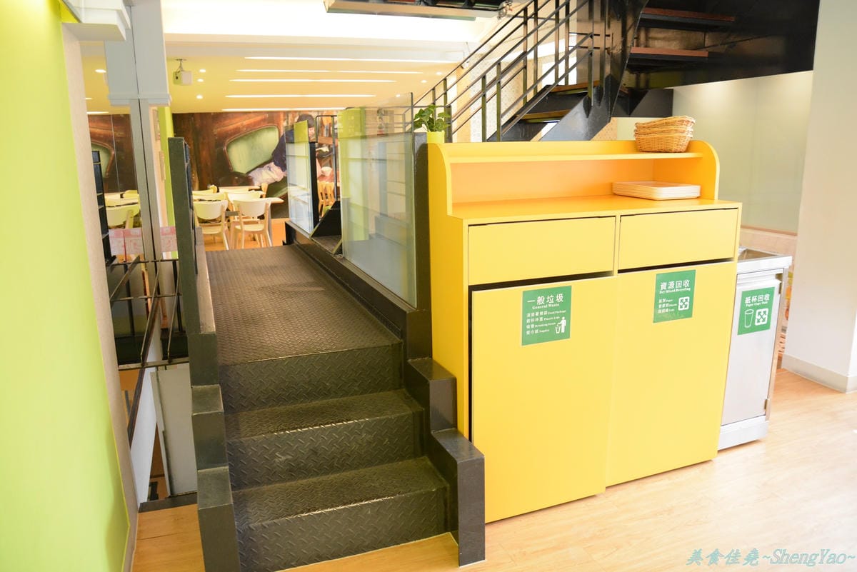 [台中西區]D&A burger store – 結合速食店手搖茶飲店,高級版的麥當勞。(已歇業)
