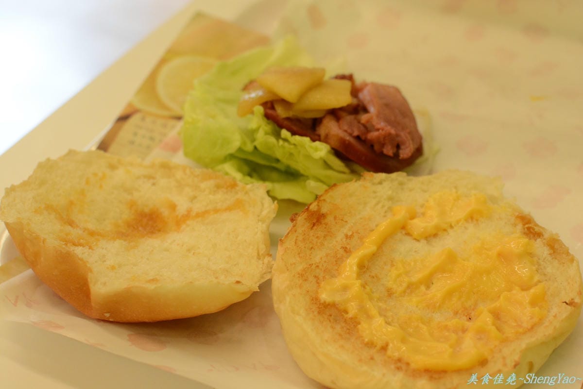 [台中西區]D&A burger store – 結合速食店手搖茶飲店,高級版的麥當勞。(已歇業)