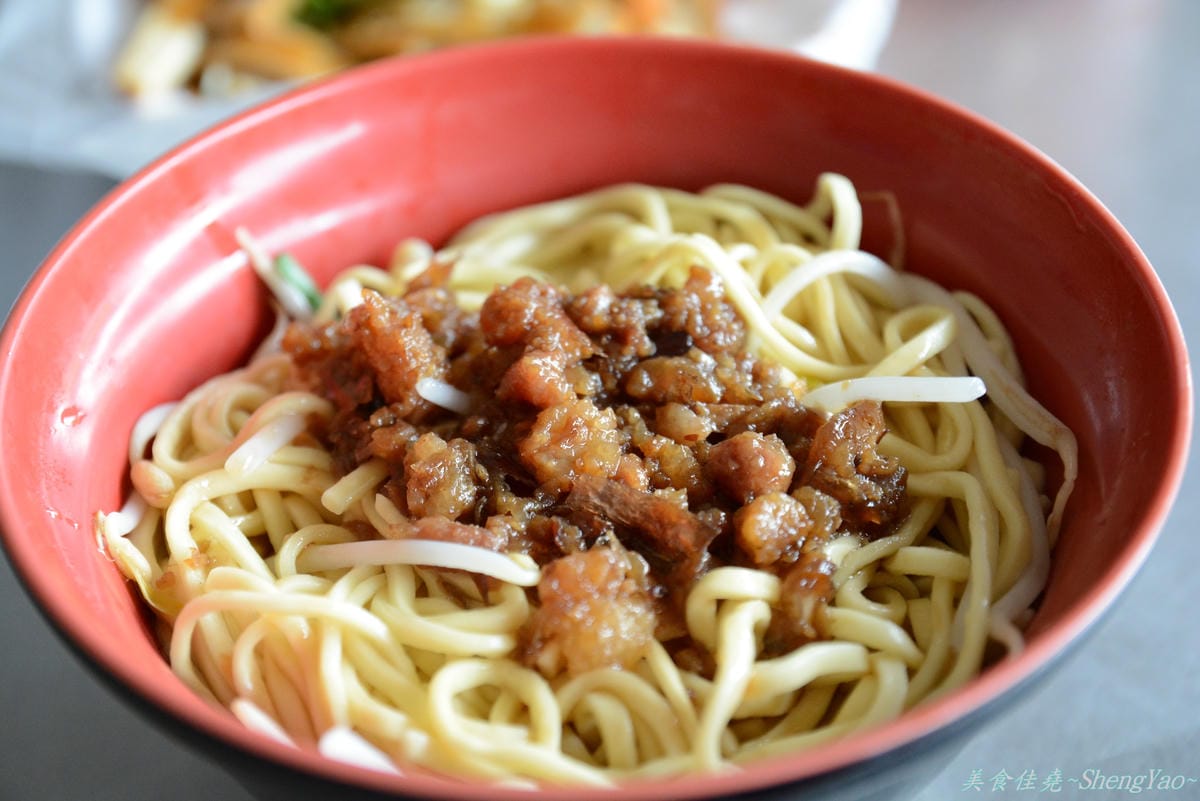 [台中梧棲]大庄魯肉飯担仔麵 – Q軟滑嫩的肥魯肉、香而不鹹的魯汁梧棲賣了20多年的好吃魯肉飯。
