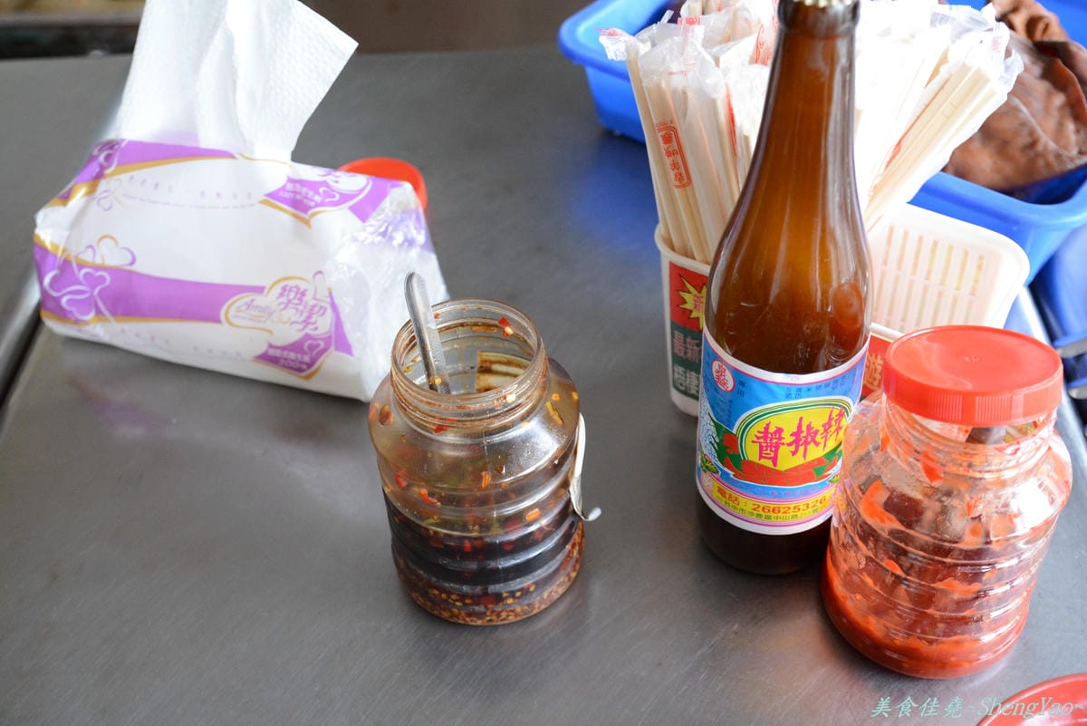 [台中梧棲]大庄魯肉飯担仔麵 – Q軟滑嫩的肥魯肉、香而不鹹的魯汁梧棲賣了20多年的好吃魯肉飯。