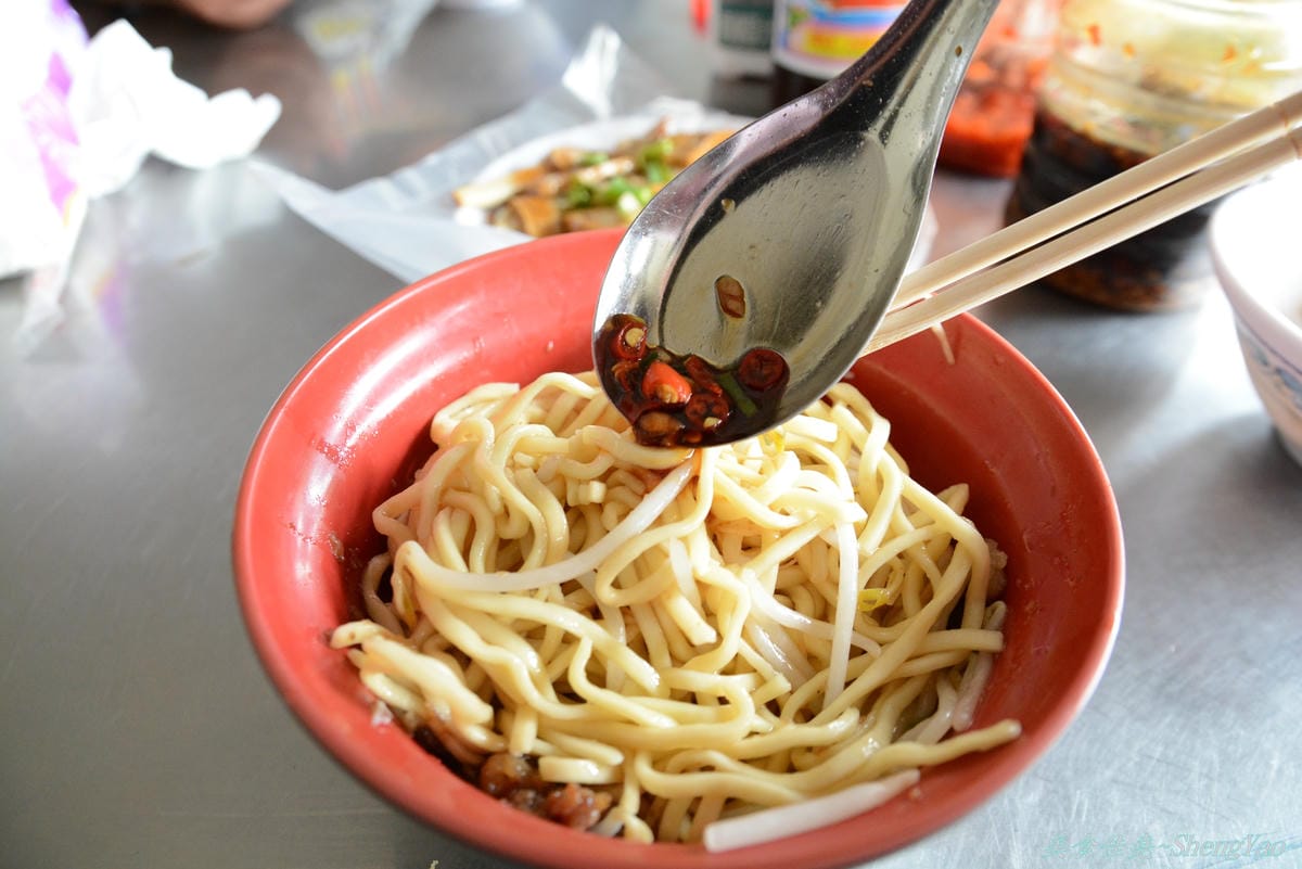 [台中梧棲]大庄魯肉飯担仔麵 – Q軟滑嫩的肥魯肉、香而不鹹的魯汁梧棲賣了20多年的好吃魯肉飯。