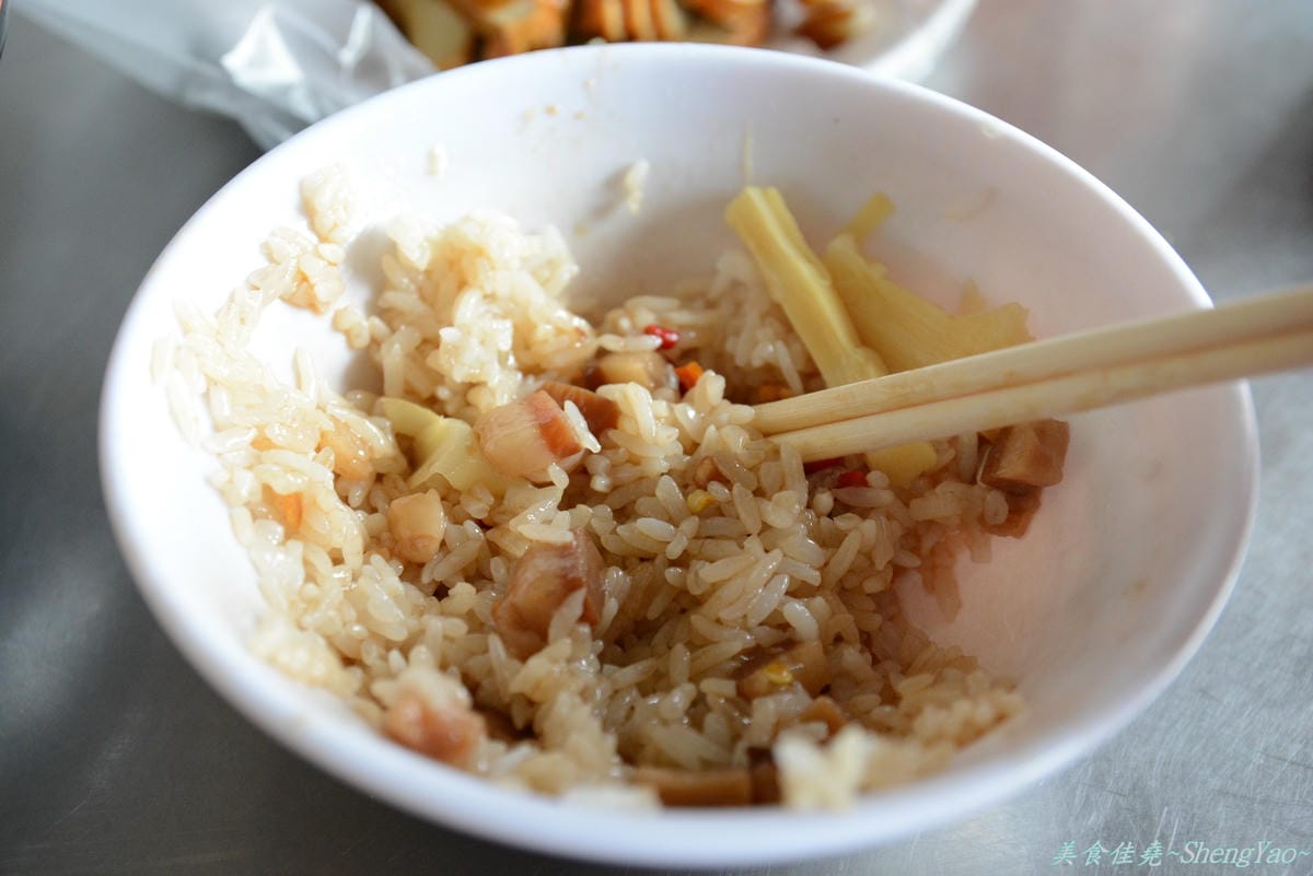 [台中梧棲]大庄魯肉飯担仔麵 – Q軟滑嫩的肥魯肉、香而不鹹的魯汁梧棲賣了20多年的好吃魯肉飯。