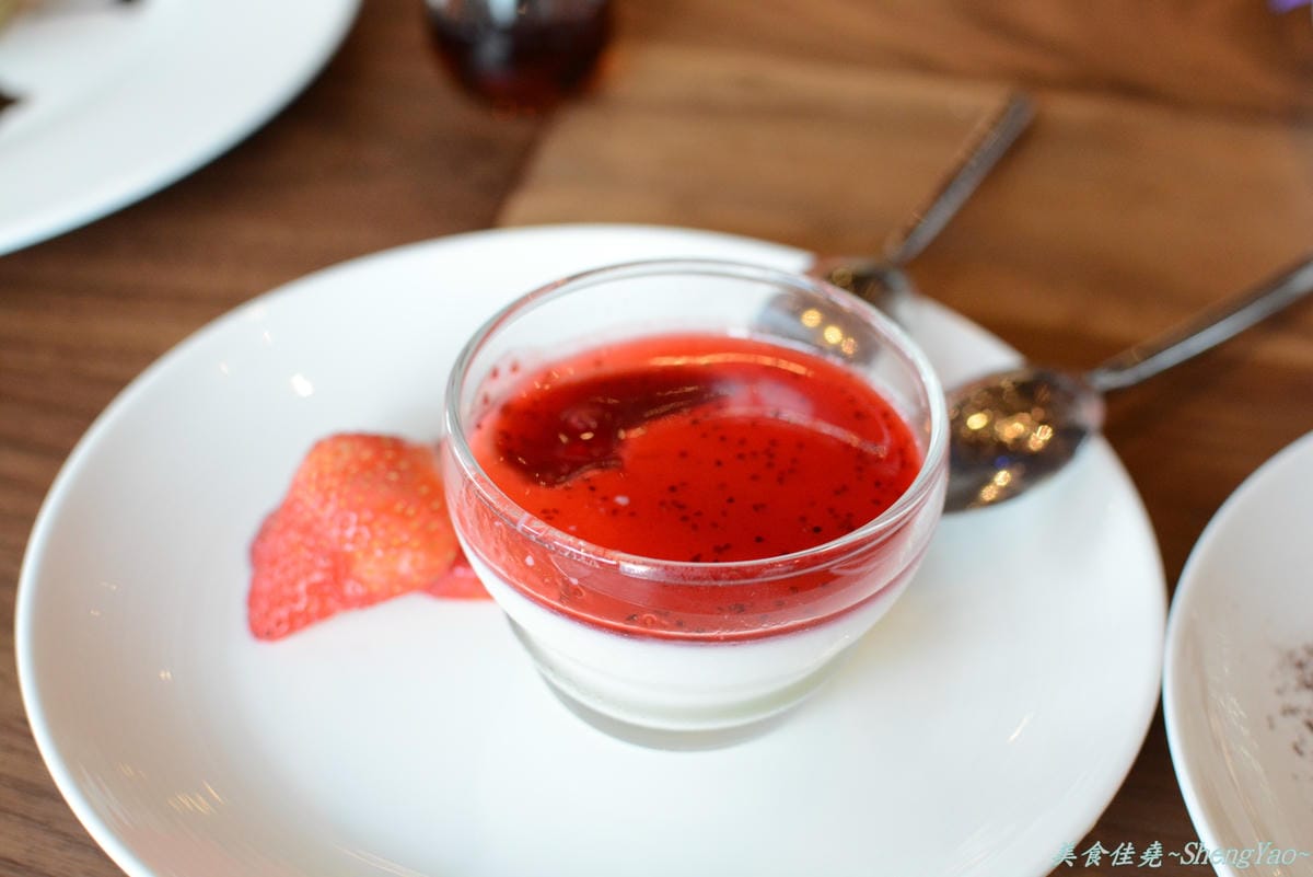 [台中西屯]星享道酒店 道咖啡 – 蘋果日報介紹過的蜂蜜水果鬆餅。