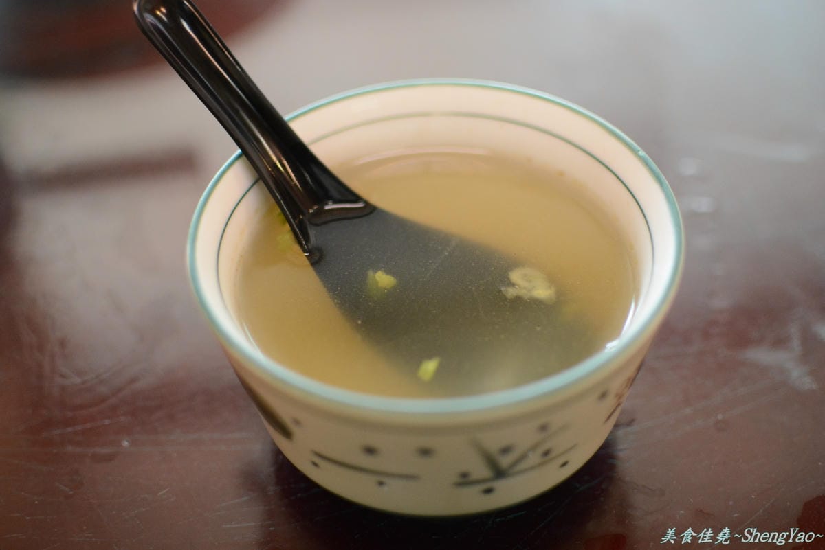 [台中北區]紅辣椒魷魚羹 – 沒吃到魷魚羹,黑輪還不錯。