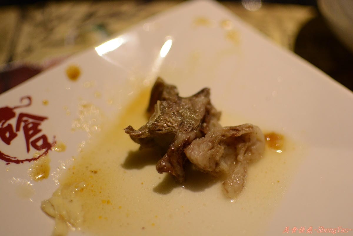 [台中西區]嗆頂級麻辣鴛鴦鍋吃到飽 中港店 – 759元帝王蟹、頂級鮑魚和天使紅蝦任你吃到飽。