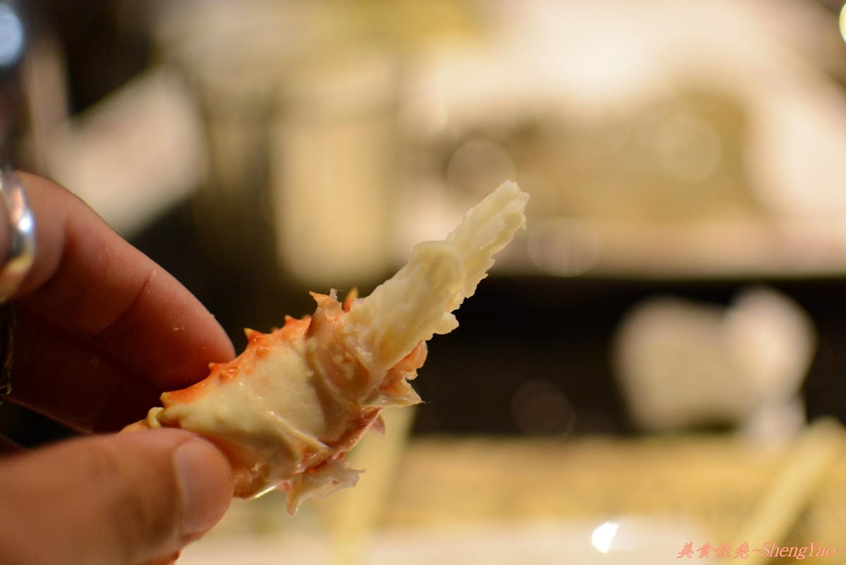 [台中西區]嗆頂級麻辣鴛鴦鍋吃到飽 中港店 – 759元帝王蟹、頂級鮑魚和天使紅蝦任你吃到飽。
