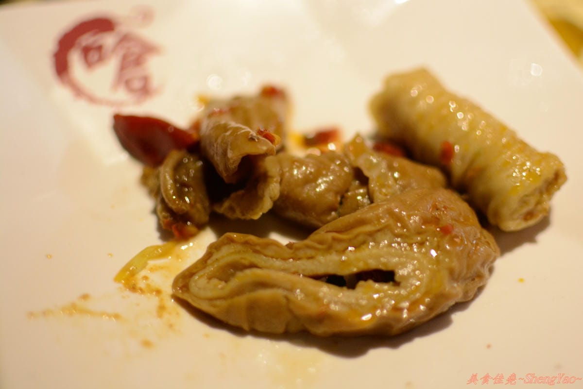 [台中西區]嗆頂級麻辣鴛鴦鍋吃到飽 中港店 – 759元帝王蟹、頂級鮑魚和天使紅蝦任你吃到飽。