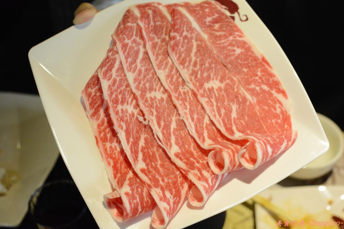 [台中西區]嗆頂級麻辣鴛鴦鍋吃到飽 中港店 – 759元帝王蟹、頂級鮑魚和天使紅蝦任你吃到飽。