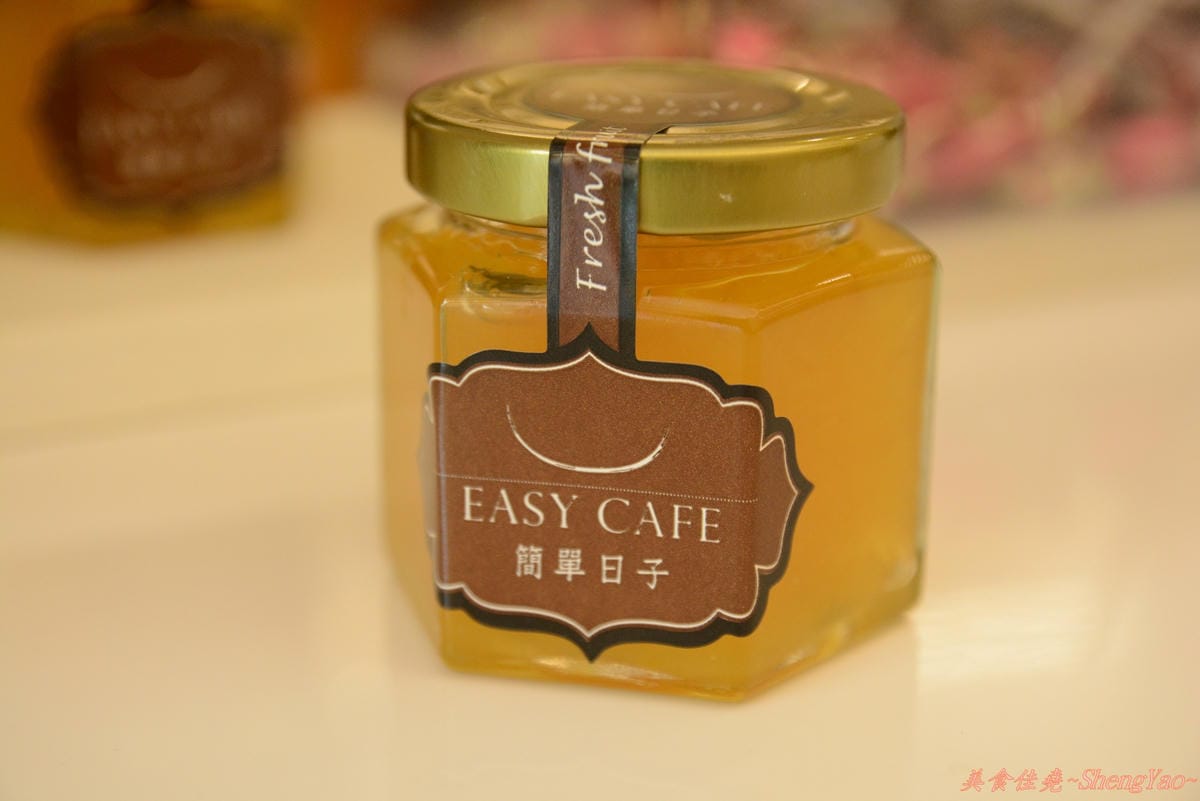 [台中西屯]EASY CAFE 簡單日子 – 第一次吃到這麼特別的鹹口味鬆餅(邀約試吃)