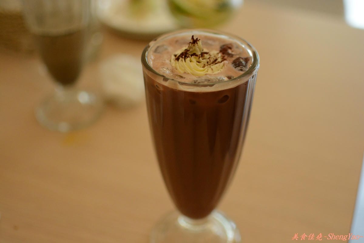 [台中西屯]EASY CAFE 簡單日子 – 第一次吃到這麼特別的鹹口味鬆餅(邀約試吃)