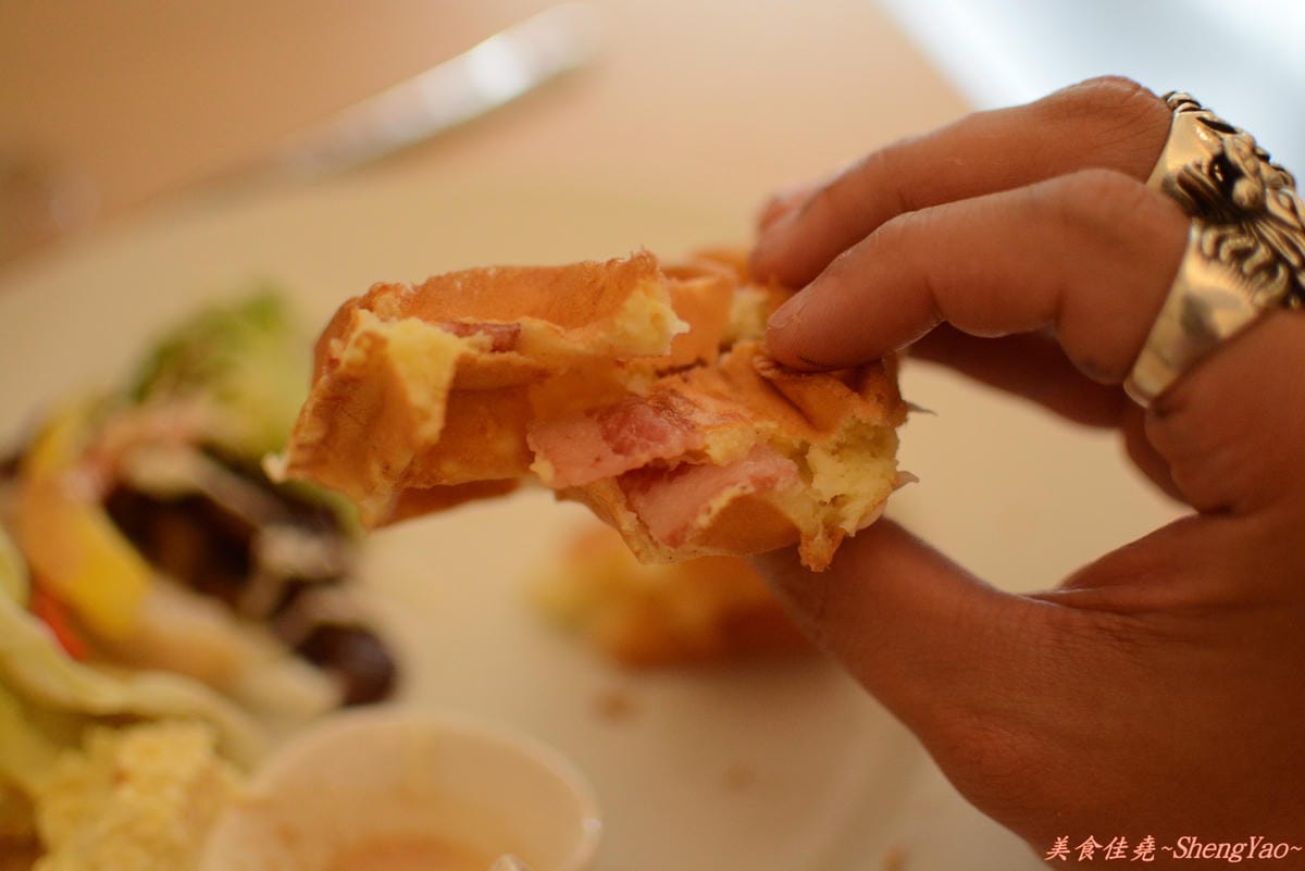 [台中西屯]EASY CAFE 簡單日子 – 第一次吃到這麼特別的鹹口味鬆餅(邀約試吃)
