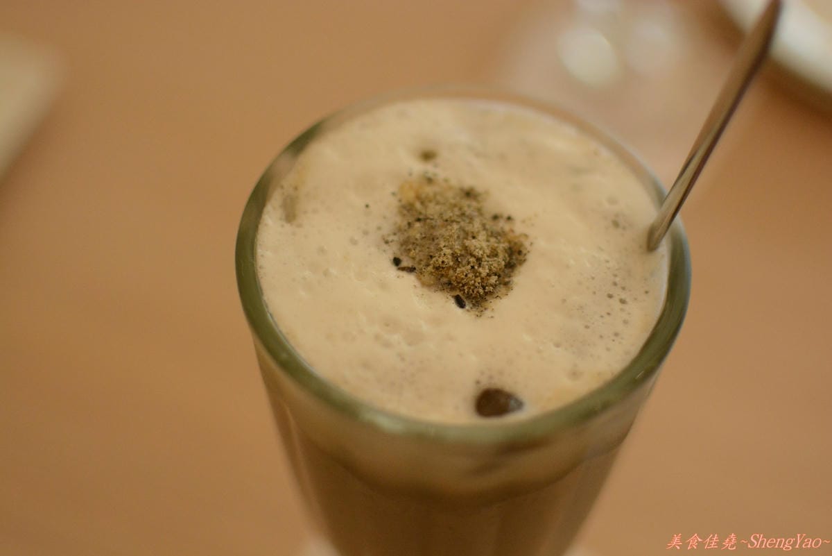 [台中西屯]EASY CAFE 簡單日子 – 第一次吃到這麼特別的鹹口味鬆餅(邀約試吃)