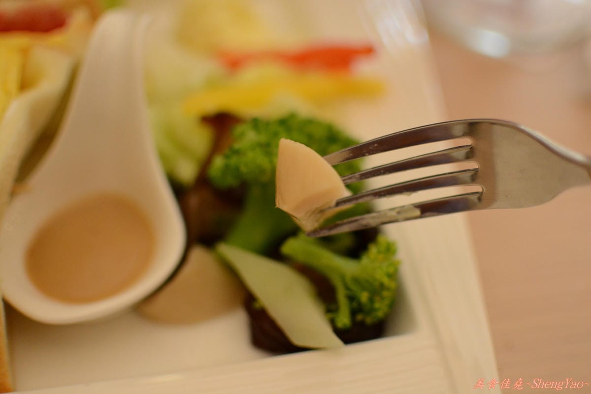 [台中西屯]EASY CAFE 簡單日子 – 第一次吃到這麼特別的鹹口味鬆餅(邀約試吃)