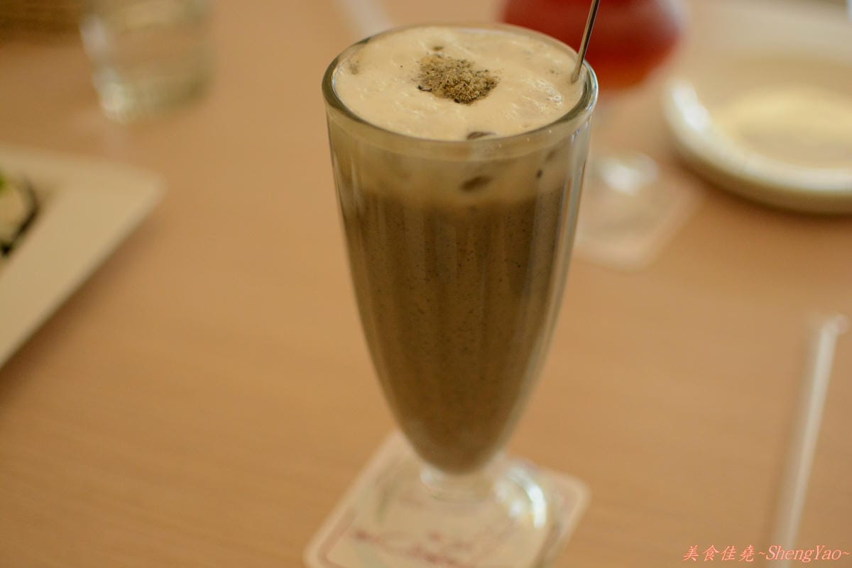 [台中西屯]EASY CAFE 簡單日子 – 第一次吃到這麼特別的鹹口味鬆餅(邀約試吃)