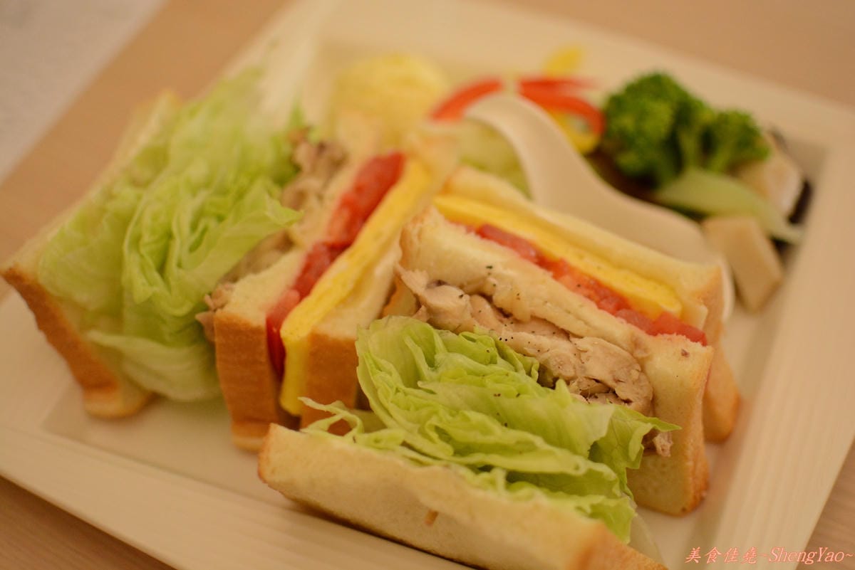 [台中西屯]EASY CAFE 簡單日子 – 第一次吃到這麼特別的鹹口味鬆餅(邀約試吃)
