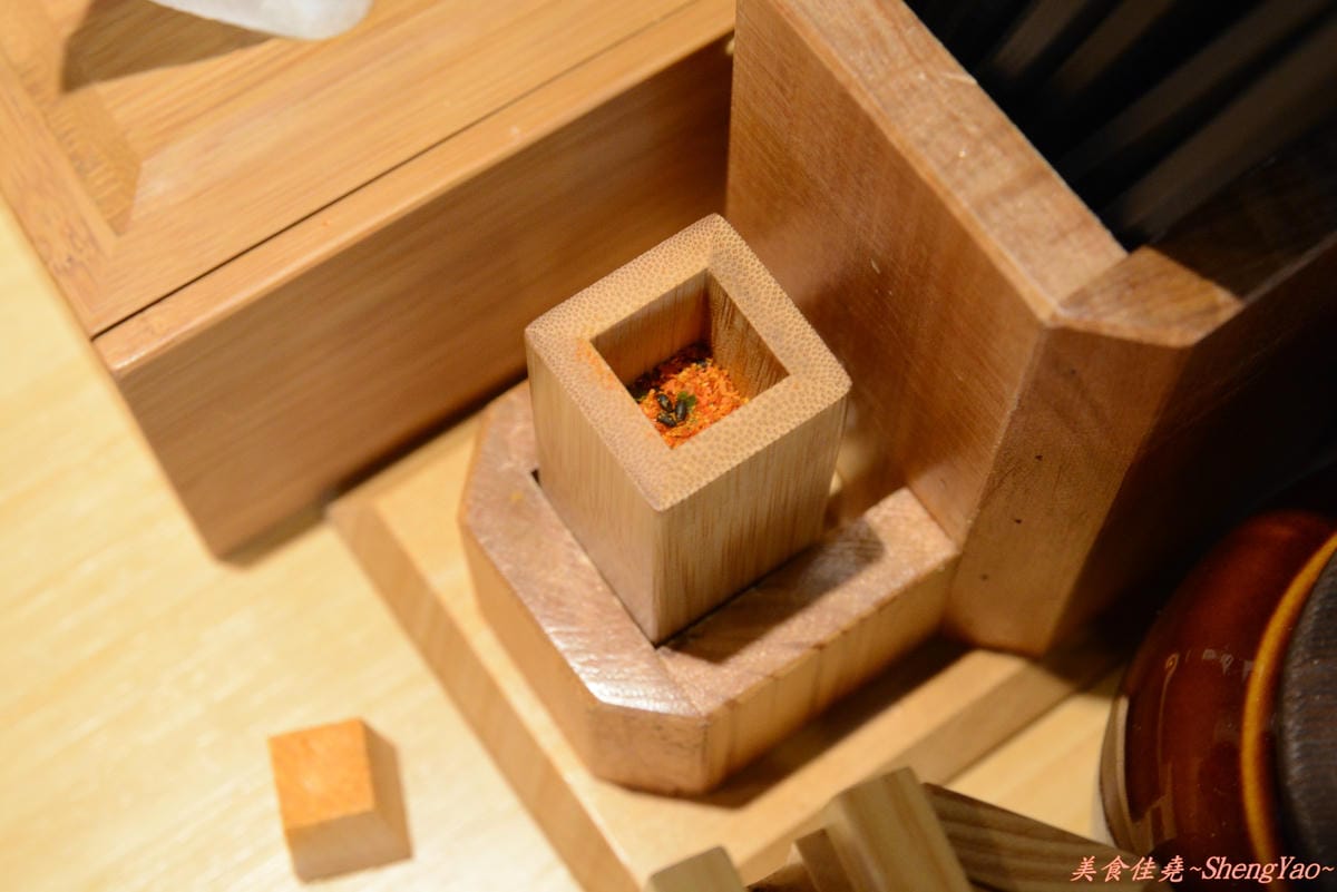 [台中西屯]麵屋-虎徹 – 販賣機點拉麵超特別、擁有日本調理師證照的台灣師傅開的拉麵店。