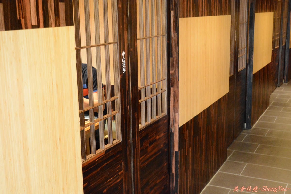 [台中西屯]麵屋-虎徹 – 販賣機點拉麵超特別、擁有日本調理師證照的台灣師傅開的拉麵店。