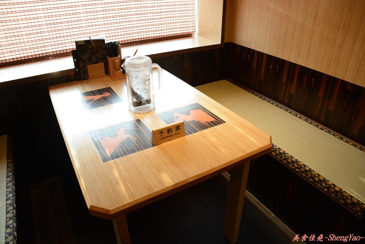 [台中西屯]麵屋-虎徹 – 販賣機點拉麵超特別、擁有日本調理師證照的台灣師傅開的拉麵店。