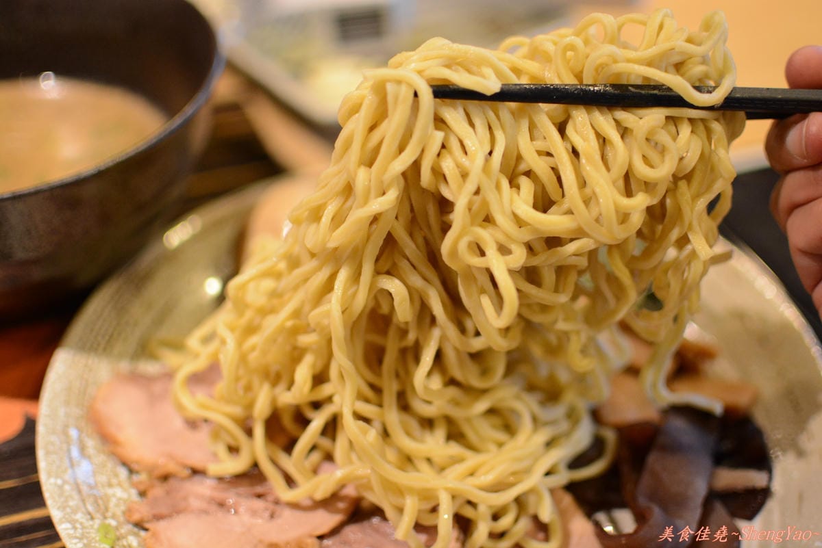 [台中西屯]麵屋-虎徹 – 販賣機點拉麵超特別、擁有日本調理師證照的台灣師傅開的拉麵店。