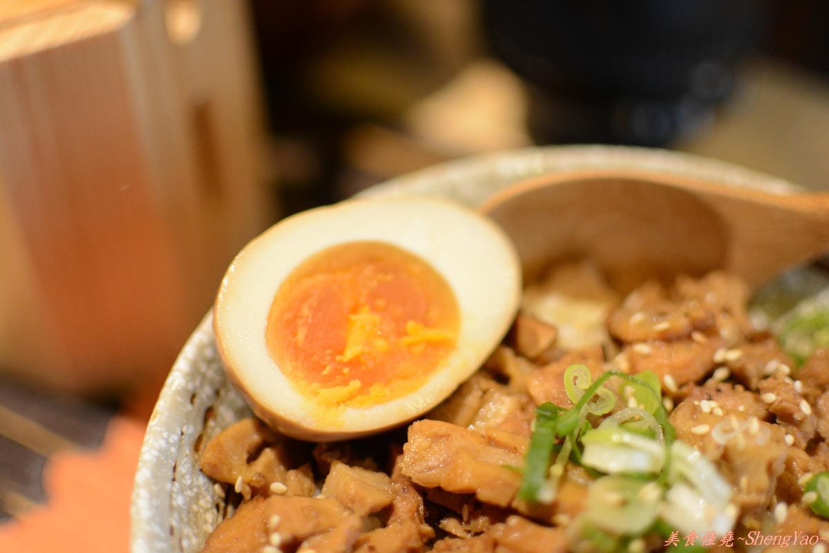 [台中西屯]麵屋-虎徹 – 販賣機點拉麵超特別、擁有日本調理師證照的台灣師傅開的拉麵店。