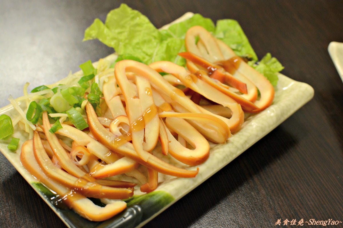 [台中清水]鮮味饌 – 加了碎皮蛋的麻辣乾麵很特別,還不錯吃。