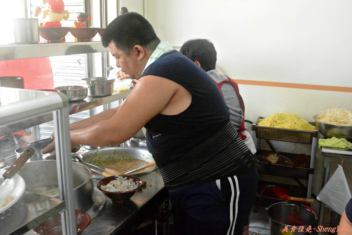 [台中清水]傳承擔仔麵(原”鴨松擔仔麵”) – 令人懷念的辣乾麵、肉羹湯、三合一回來了。