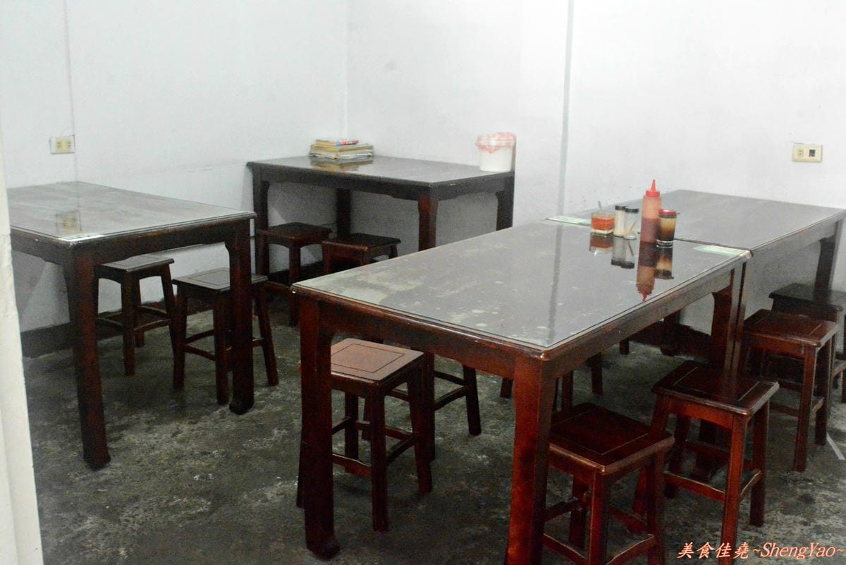 [台中清水]潮州手工餛飩麵 – 手工麵條好吃有特色,口味略為清淡。