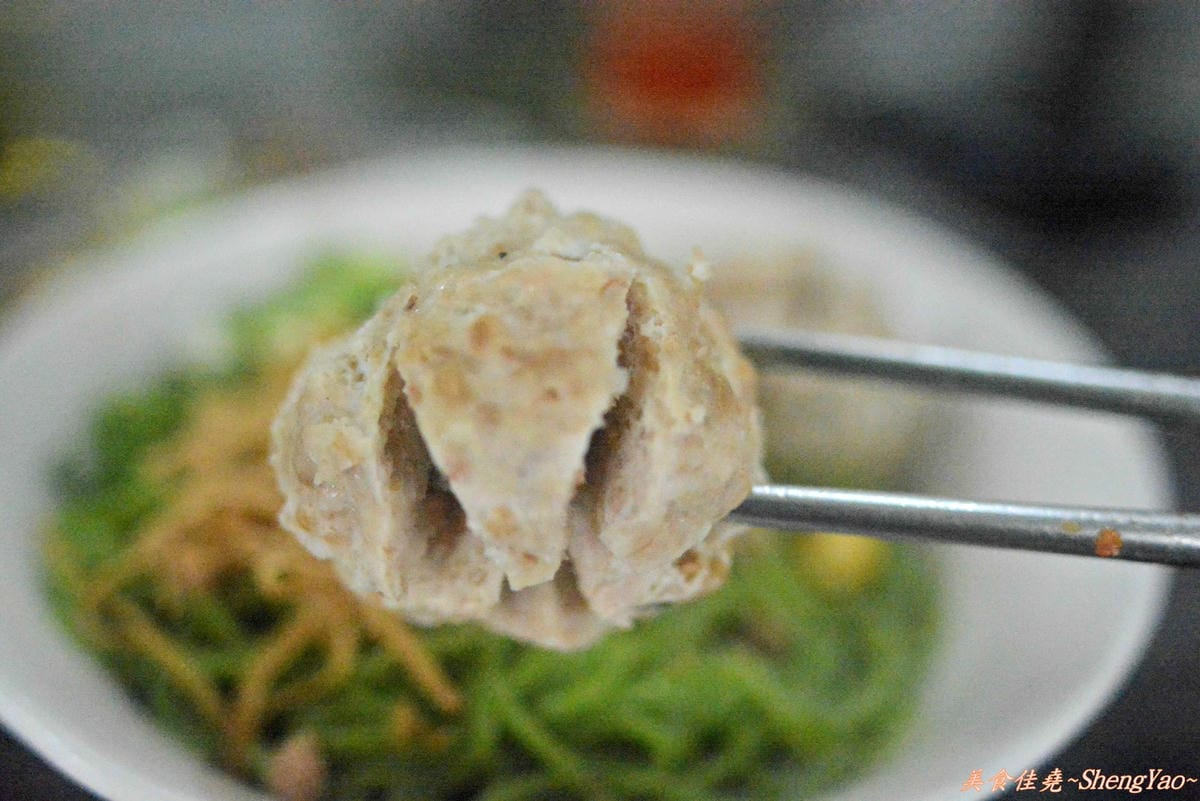 [台中清水]潮州手工餛飩麵 – 手工麵條好吃有特色,口味略為清淡。