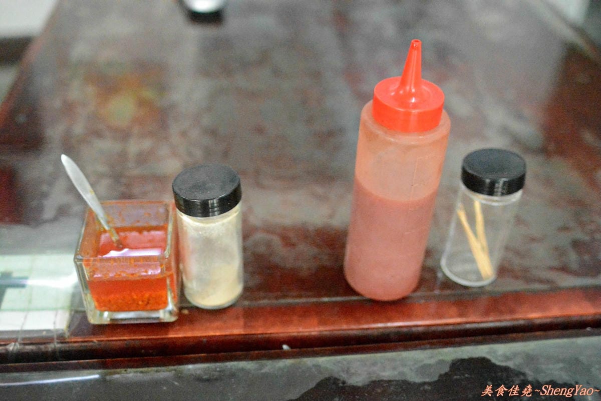 [台中清水]潮州手工餛飩麵 – 手工麵條好吃有特色,口味略為清淡。